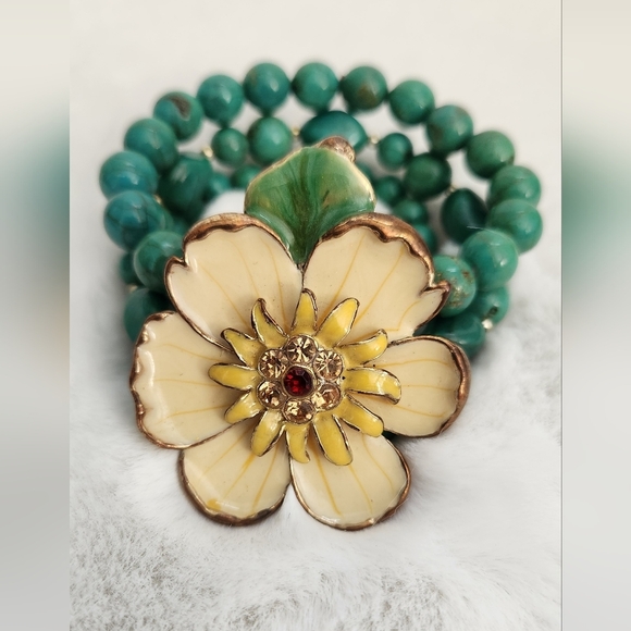 Vintage Flower Stretchy Beaded bracelet - Picture 8 of 9